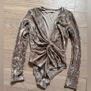 Twist-Front Velvet Long Sleeve Bodysuit - Taupe